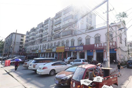 皇家半岛套三带车位88万144m2出售